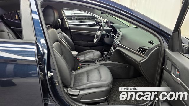 Hyundai AVANTE 2020 — photo 11
