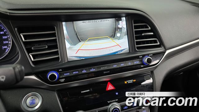 Hyundai AVANTE 2020 — photo 15