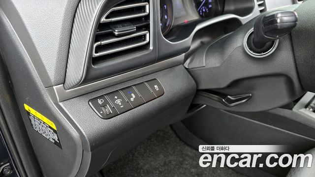 Hyundai AVANTE 2020 — photo 16