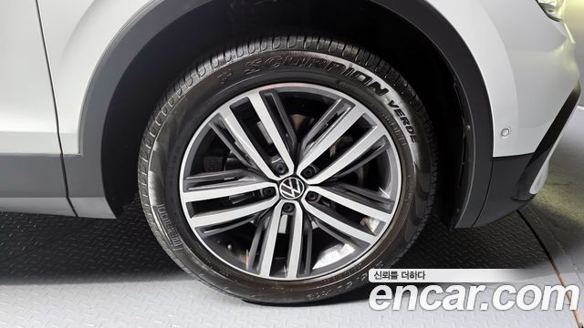Volkswagen Tiguan 2023 — photo 5