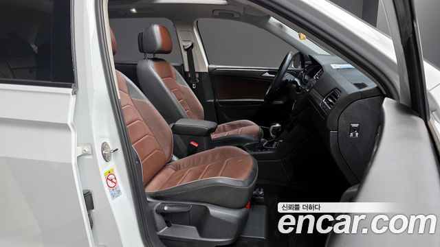 Volkswagen Tiguan 2023 — photo 11