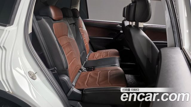 Volkswagen Tiguan 2023 — photo 12