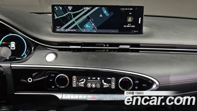 Genesis GV70 2021 — photo 15