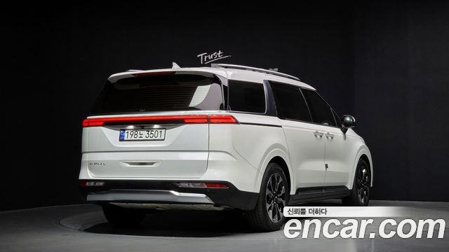 Kia Canival 2021 — photo 2