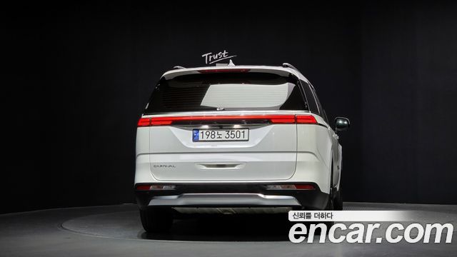 Kia Canival 2021 — photo 4
