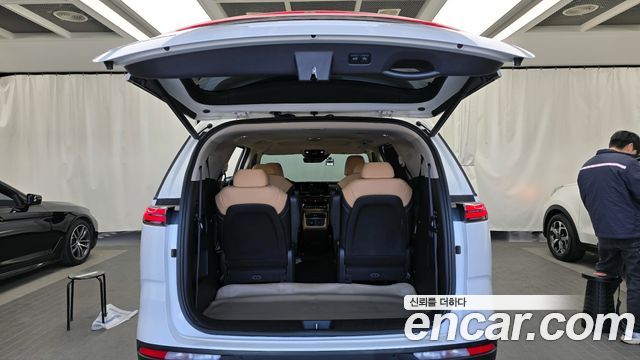 Kia Canival 2021 — photo 20