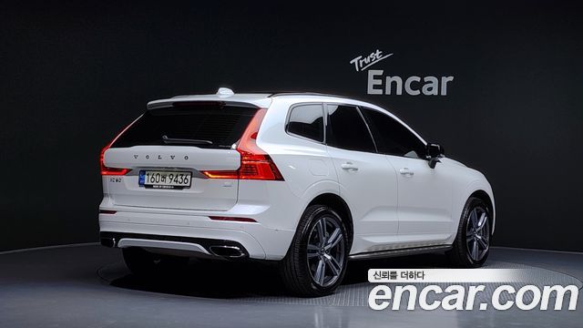 Volvo XC60 2021 — photo 2