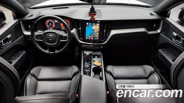 Volvo XC60 2021 — photo 7