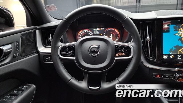 Volvo XC60 2021 — photo 13