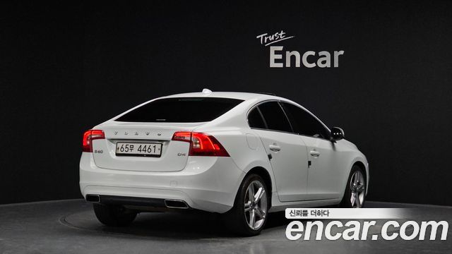 Volvo S60 2017 — photo 2