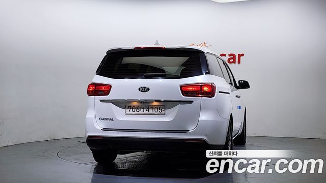 Kia Canival 2019 — photo 4