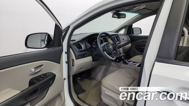 Kia Canival 2019 — photo 10