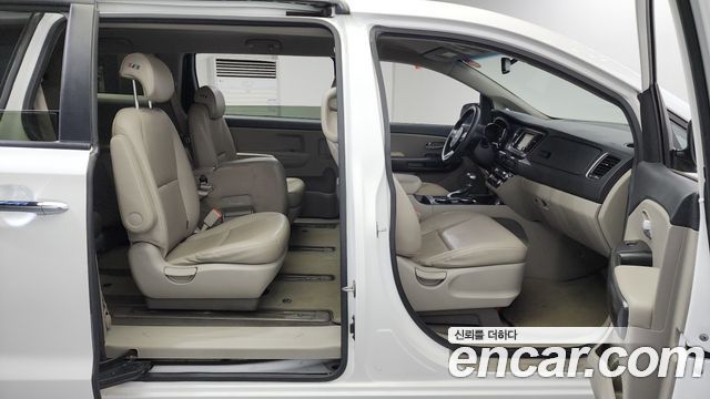 Kia Canival 2019 — photo 12