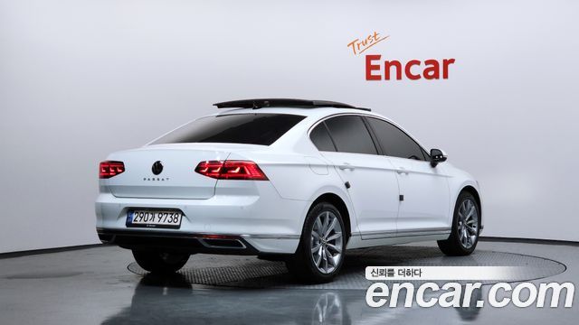 Volkswagen Passat 2021 — photo 2