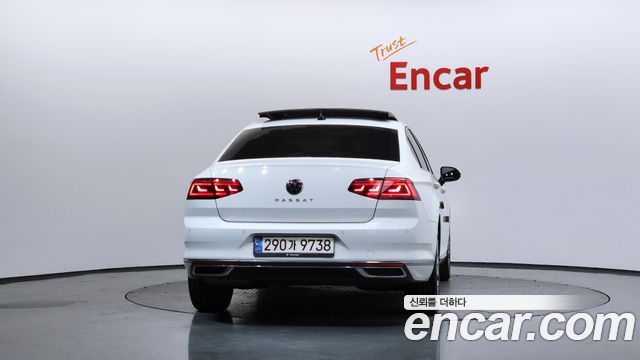 Volkswagen Passat 2021 — photo 4