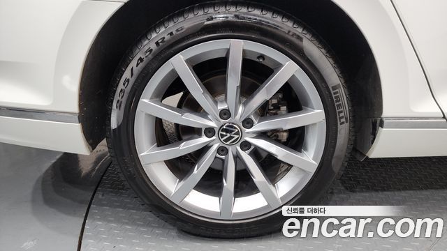 Volkswagen Passat 2021 — photo 5