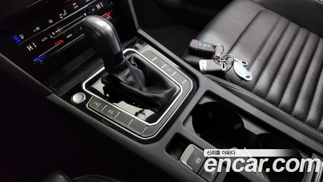Volkswagen Passat 2021 — photo 9