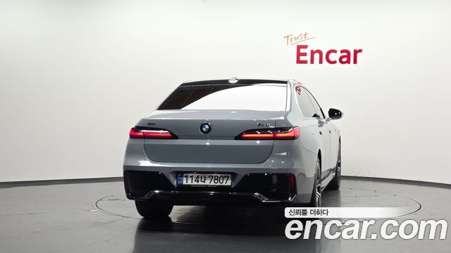 BMW 7-Series 2023 — photo 4
