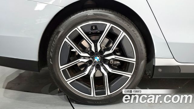 BMW 7-Series 2023 — photo 5
