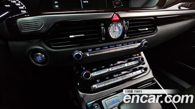 Genesis EQ900 2016 — photo 15