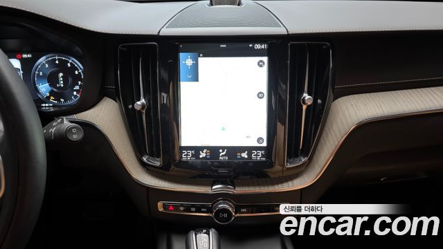 Volvo XC60 2020 — photo 15