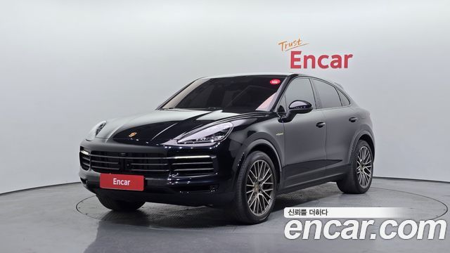 Porsche Cayenne 2022 — photo 1