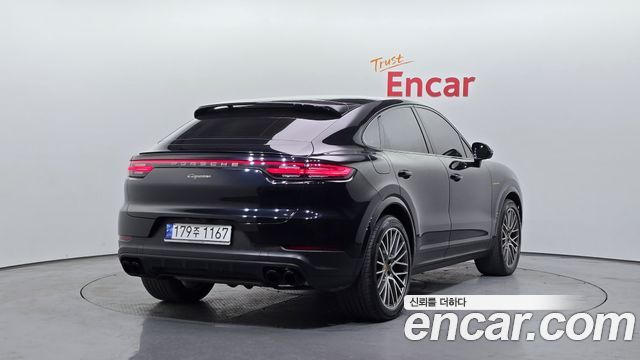 Porsche Cayenne 2022 — photo 2