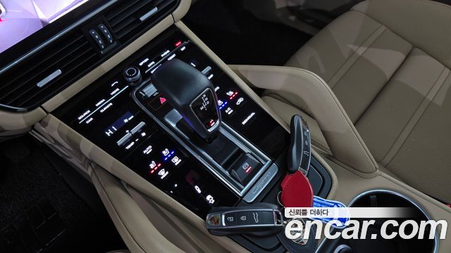 Porsche Cayenne 2022 — photo 9