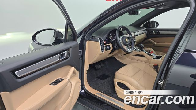 Porsche Cayenne 2022 — photo 10