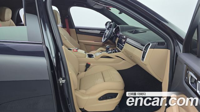 Porsche Cayenne 2022 — photo 11