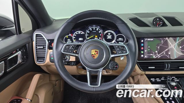 Porsche Cayenne 2022 — photo 13