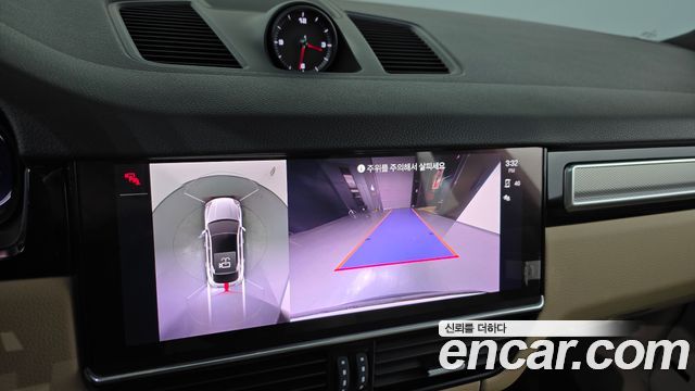 Porsche Cayenne 2022 — photo 15