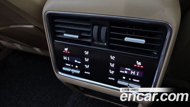 Porsche Cayenne 2022 — photo 18