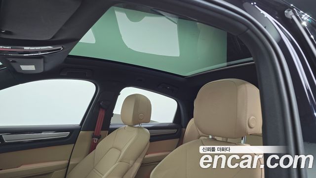 Porsche Cayenne 2022 — photo 19