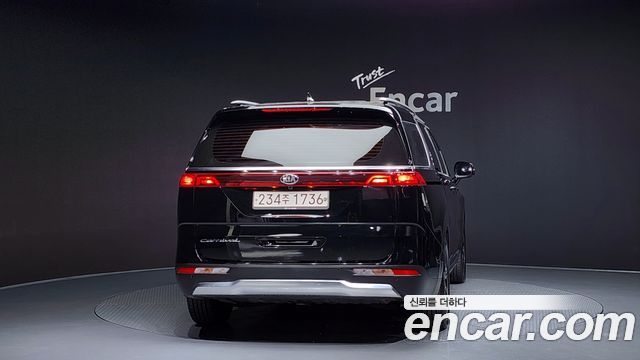 Kia Canival 2021 — photo 4