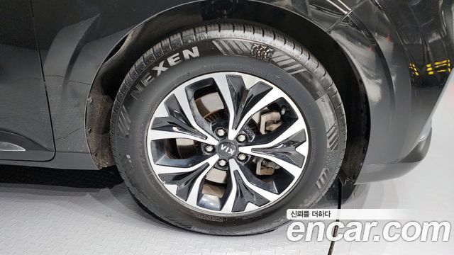 Kia Canival 2021 — photo 5