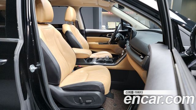 Kia Canival 2021 — photo 11