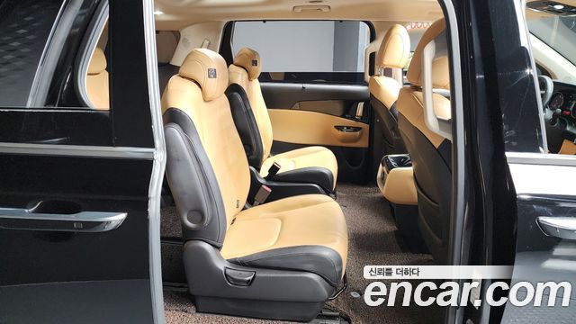 Kia Canival 2021 — photo 12