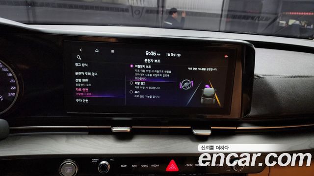 Kia Canival 2021 — photo 16