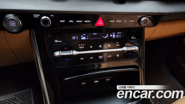 Kia Canival 2021 — photo 17
