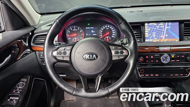 Kia K7 2016 — photo 12