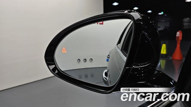 Genesis G80 2023 — photo 17