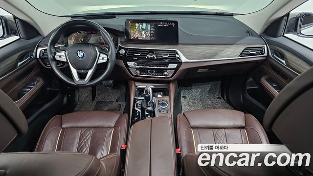 BMW Gran Turismo 2022 — photo 7