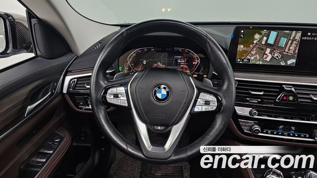 BMW Gran Turismo 2022 — photo 13