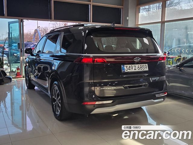 Kia Canival 2021 — photo 4