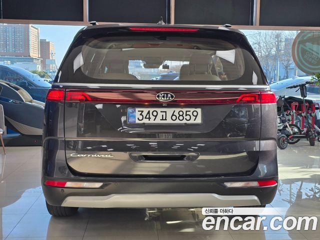 Kia Canival 2021 — photo 5