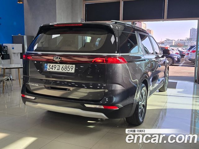 Kia Canival 2021 — photo 6