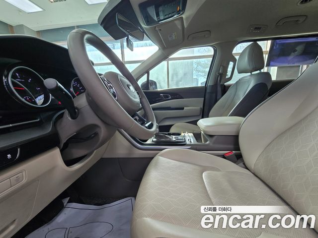Kia Canival 2021 — photo 8