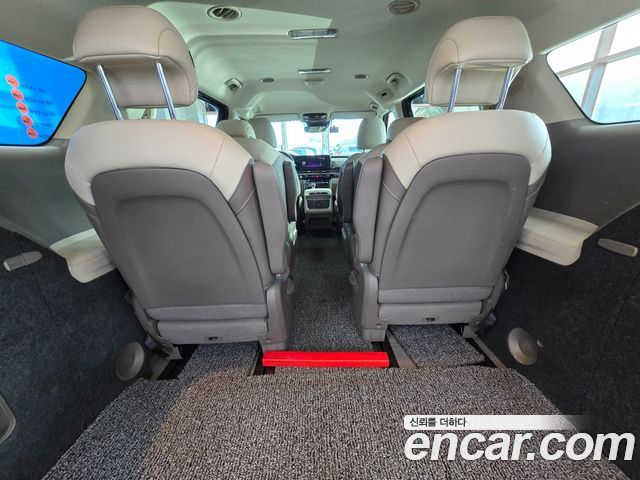 Kia Canival 2021 — photo 10