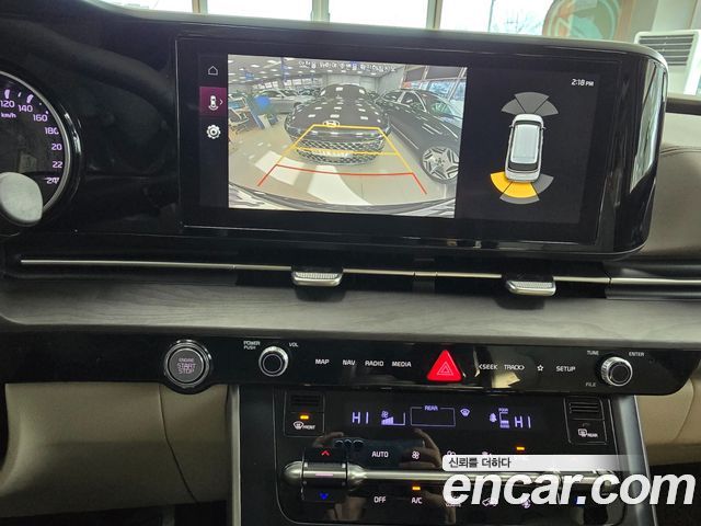 Kia Canival 2021 — photo 16